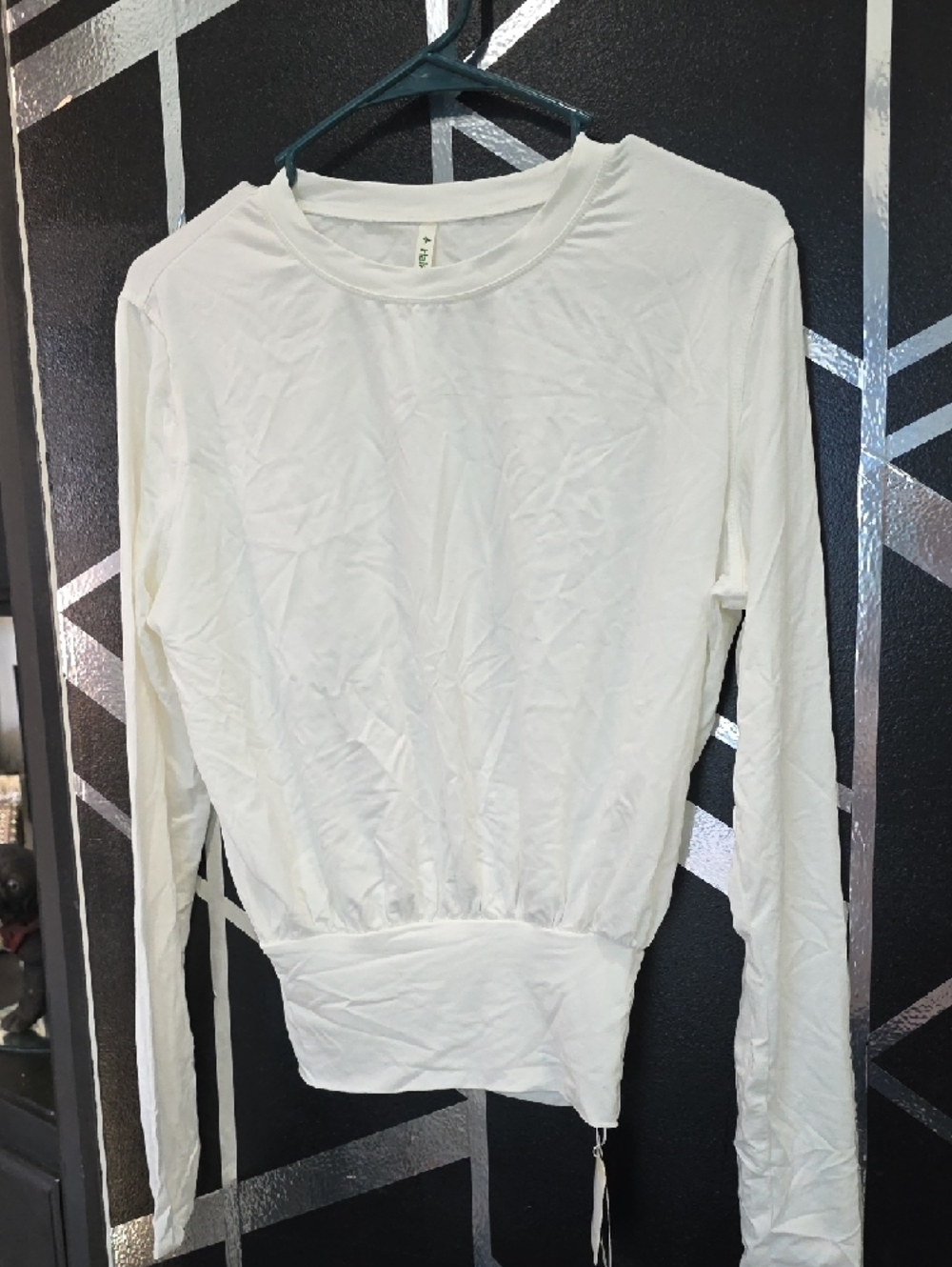 HALARA White Cropped Long-Sleeve Crew Top - Picture 3 of 6